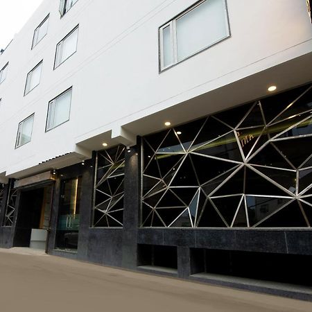 Hotel Stanley By Foxi Group- Near Delhi International Airport ニューデリー エクステリア 写真