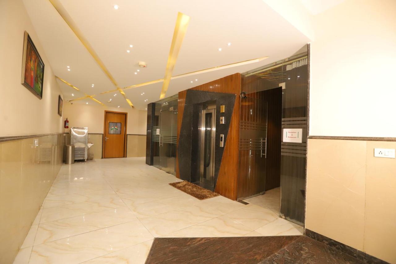 Hotel Stanley By Foxi Group- Near Delhi International Airport ニューデリー エクステリア 写真