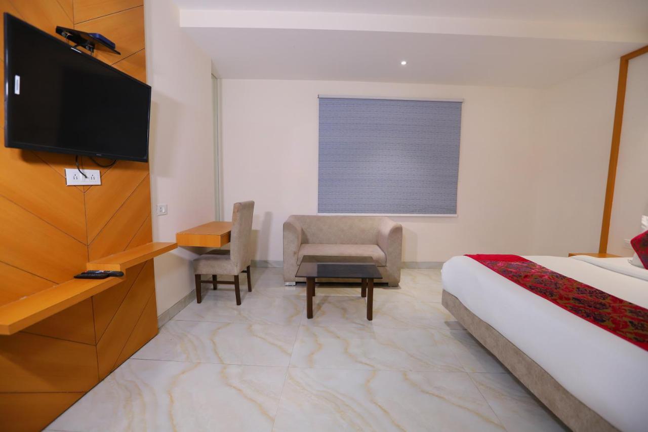 Hotel Stanley By Foxi Group- Near Delhi International Airport ニューデリー エクステリア 写真